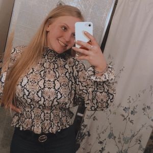 Meet your Posher, Hailey